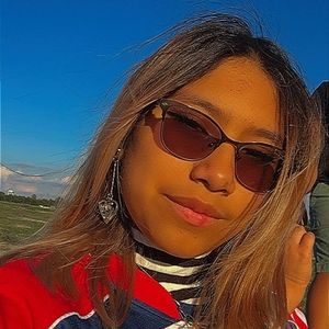 Meet your Posher, Yuliza